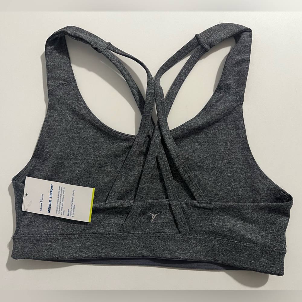 NWT Medium Support Old Navy Go Dry Gray Strappy Sports Bra—Medium
